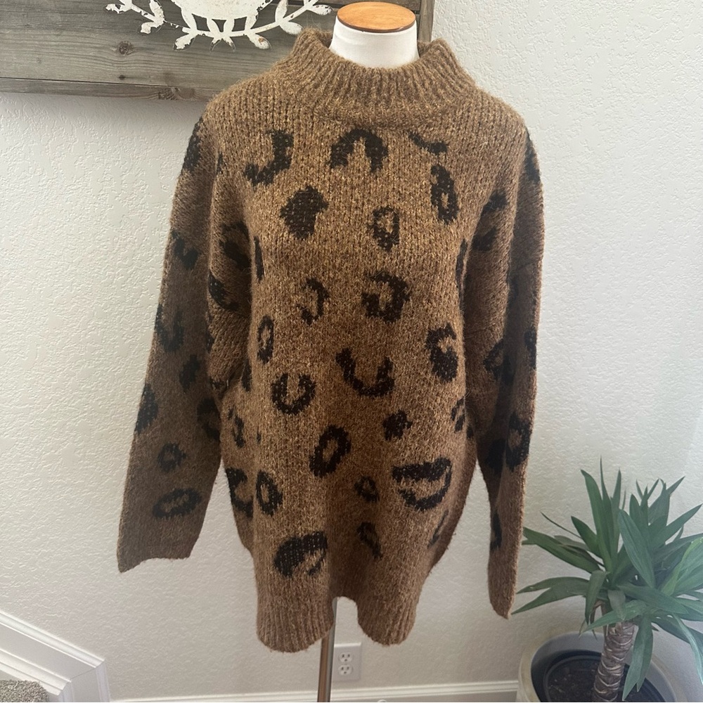 Universal Thread Women's Mock Turtleneck Tunic Pullover‎ Sweater tan size Large
